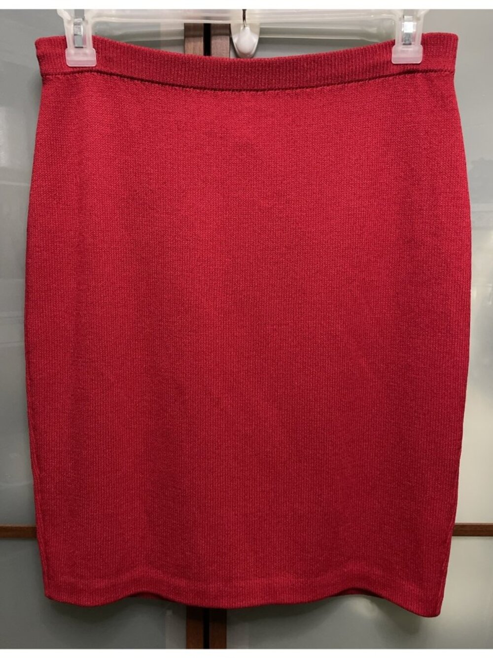 St. John Collection Vintage Marie Gray Size 8 Red Woven Knit Elastic Waist Skirt